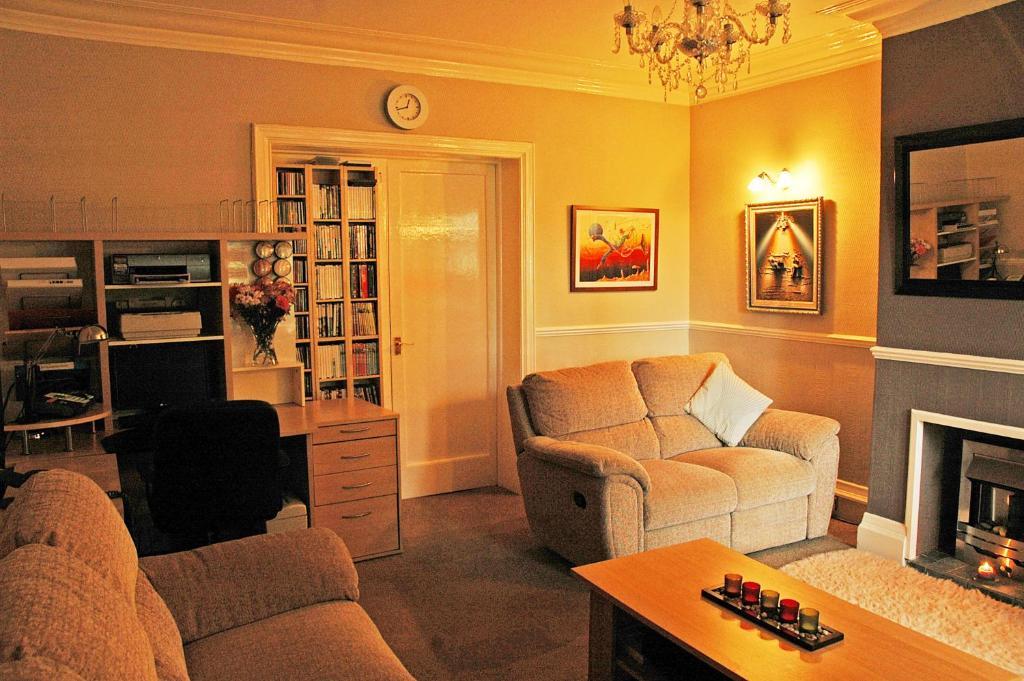 Pitreavie Guest House 던펌린 외부 사진